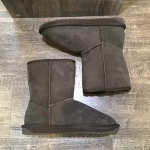 Brand New EMU Australia Premium Sheepskin Boots Chocolate Size 8